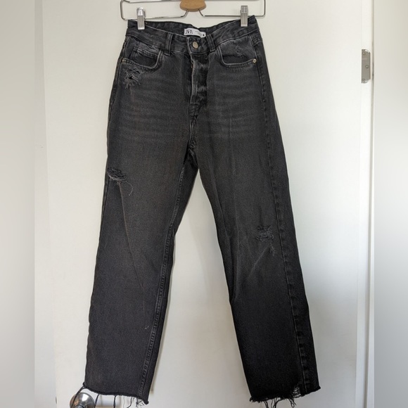 Zara straight leg jeans with unfishied hem in size 36 - Picture 1 of 3